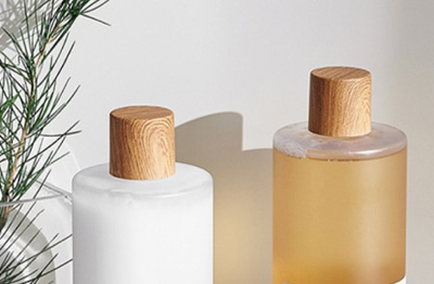 Společnost byla založena v roce 2005, má 13 000 metrů čtverečních standardních továrních budov, je sbírkou výzkumu a vývoje, výroby a prodeje v jednom z podniků vyrábějících kosmetické obalové materiály.